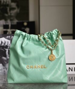CHANEL 22 - MEDIUM - 23P - GREEN - SHINY CALFSKIN - GOLD