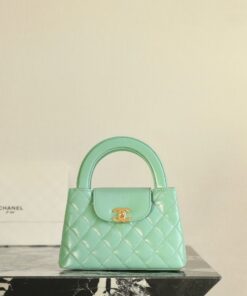 CHANEL KELLY 25C - LIGHT GREEN - SHINY AGED CALFSKIN - GOLD