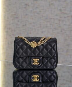 CHANEL FLAP BAG - BLACK - LAMBSKIN - AGED GOLD