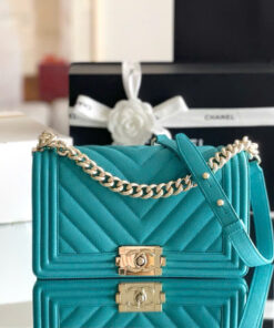 CHANEL BOY – MEDIUM – GREEN – CAVIAR – GOLD CHAMPAGNE