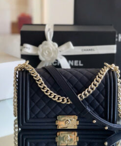 CHANEL BOY – MEDIUM – DARK BLUE – CAVIAR – GOLD CHAMPAGNE