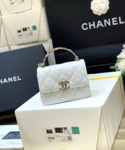 CHANEL KELLY HANDLE - MINI - WHITE - CAVIAR - GOLD CHAMPAGNE