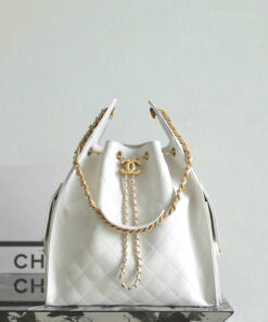 CHANEL 25 – MEDIUM – WHITE – CAVIAR – GOLD