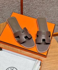 HERMES ORAN SANDALS - ETOUPE - SWIFT