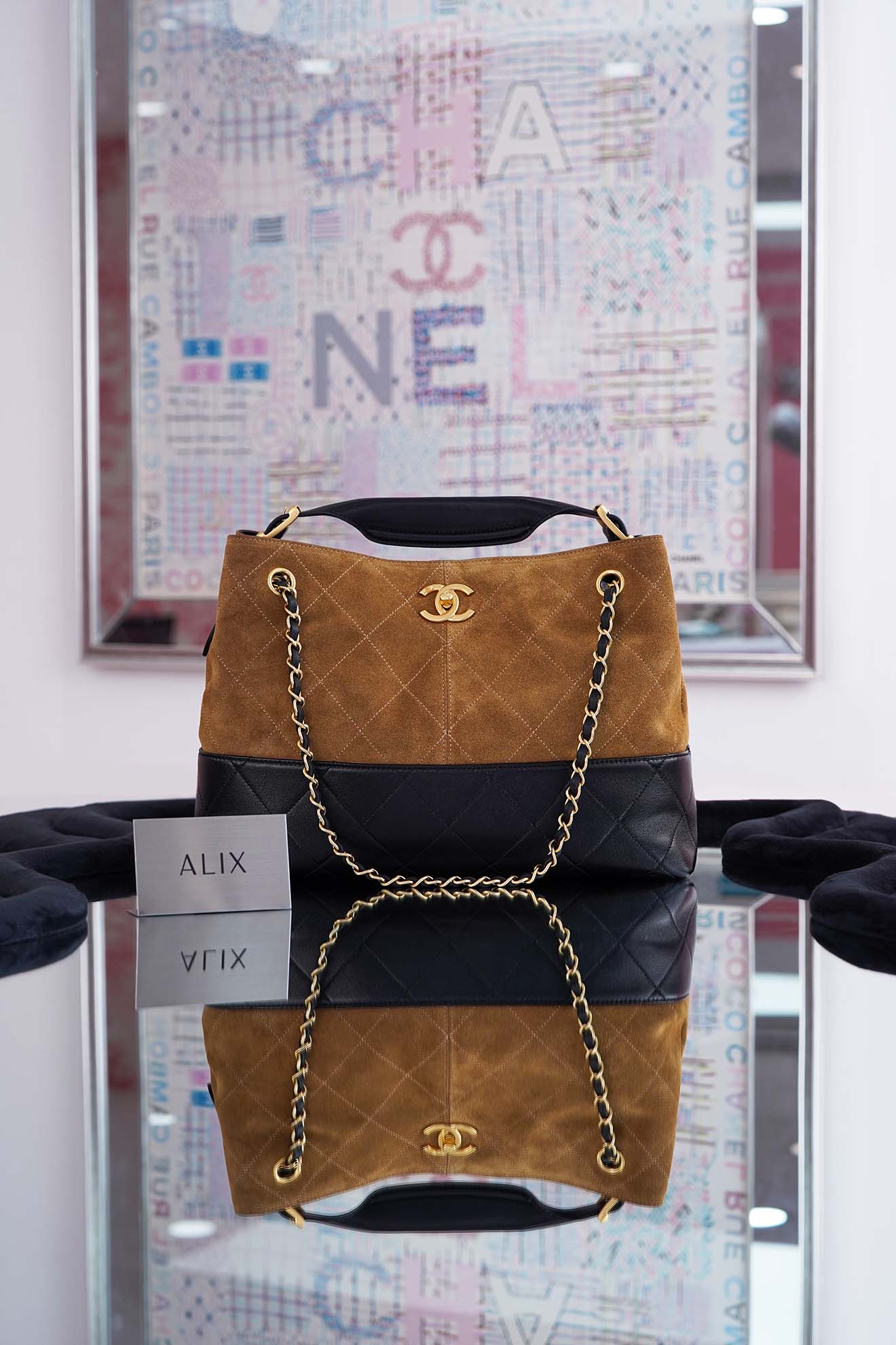 CHANEL 25A HOBO – BEIGE & BLACK – SUEDE CALFSKIN & SHINY LAMBSKIN – GOLD