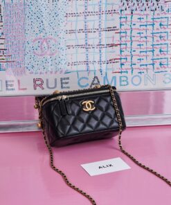 CHANEL VANITY – SMALL – BLACK– LAMBSKIN – GOLD