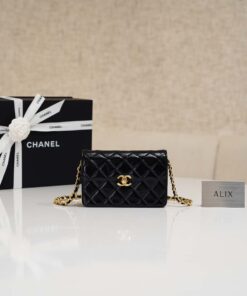 CHANEL 25A CLUTCH - BLACK - SHINY CALFSKIN - GOLD