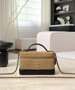 CHANEL VANITY HANDLE 26S - BEIGE & BLACK – SUEDE CALFSKIN & SHINY LAMBSKIN – GOLD