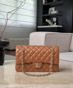 CHANEL CLASSIC – 25 – CARAMEL – LAMBSKIN – GOLD CHAMPAGNE