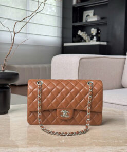 CHANEL CLASSIC – 25 – CARAMEL – LAMBSKIN – SILVER