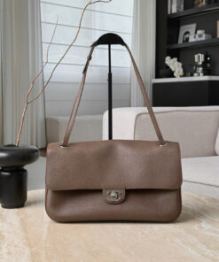 CHANEL MAXI FLAP BAG – SMALL – BROWN – GRAINED CALFSKIN – SILVER