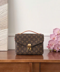 LV POCHETTE MÉTIS EAST WEST – BROWN – MONOGRAM CANVAS – GOLD